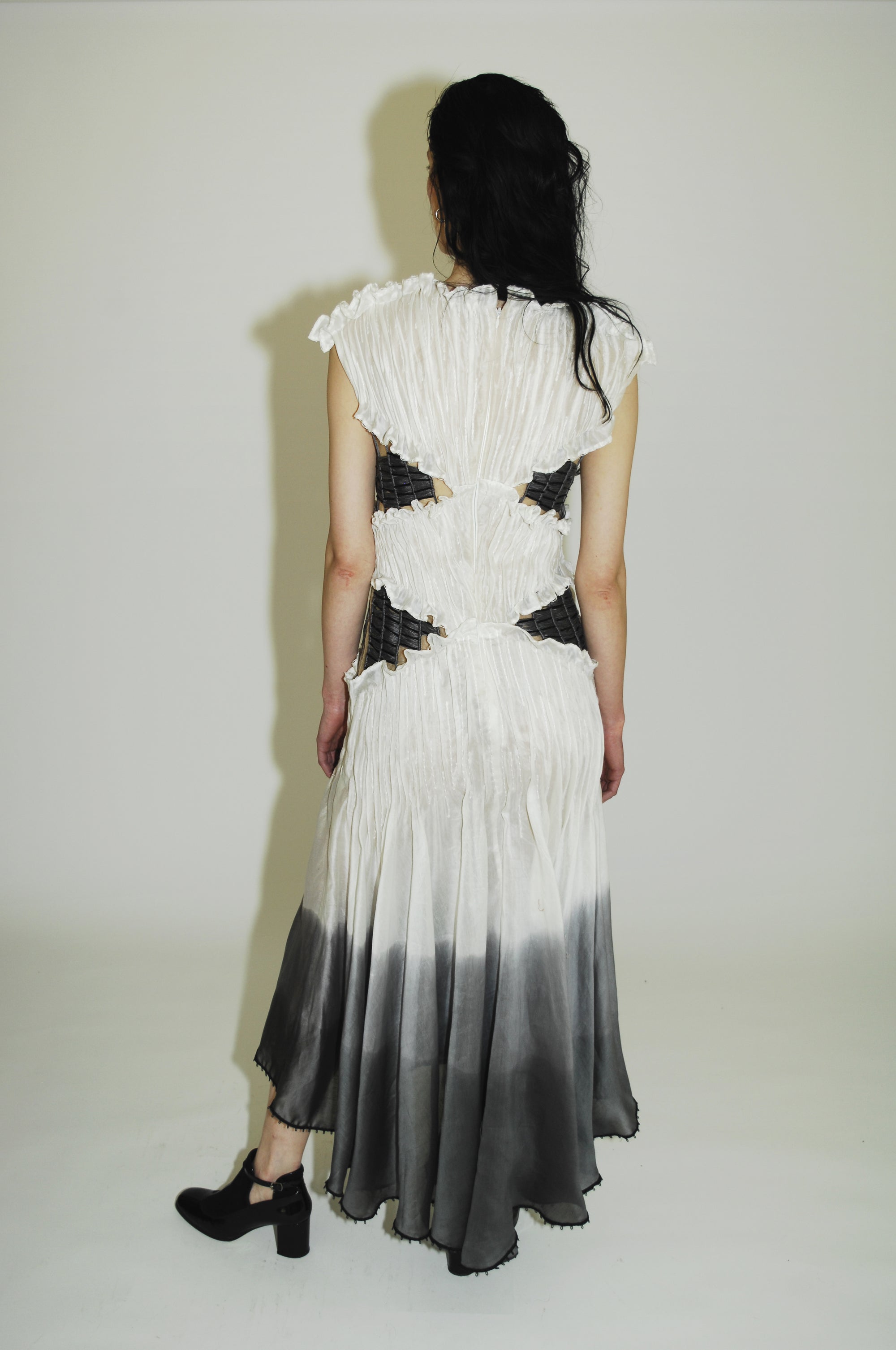 Hand-woven RoubaG Chanderi silk dress in shades of gray - White