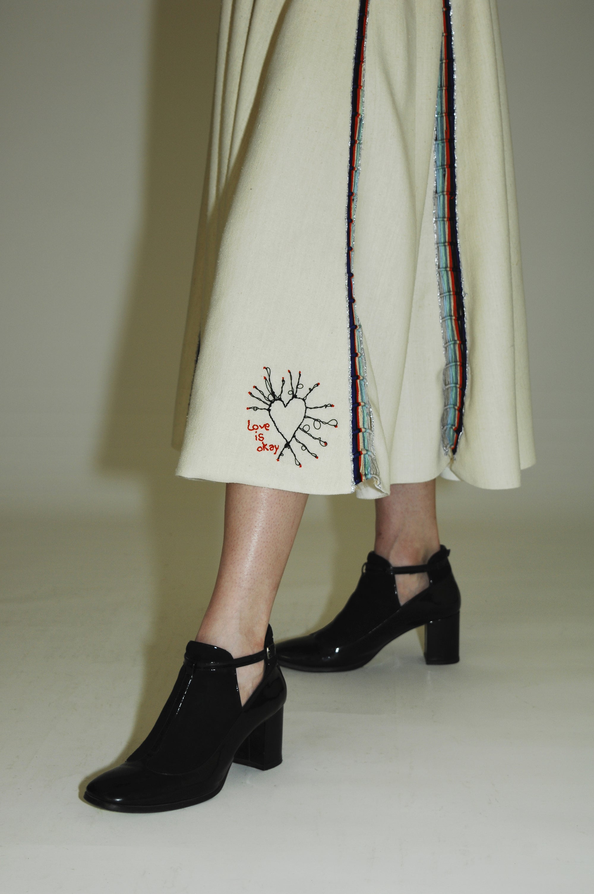 White handwoven in india off-the-shoulder V-neckline wedding silk dress
